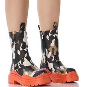 Azalea Wang Camo Platform Combat Boots Orange Lug Sole – Women’s Size 8 NWT